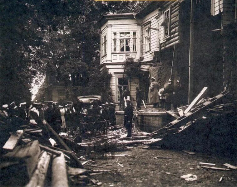 Фото покушения. Взрыв на Аптекарском острове 1906. Дача п.а. Столыпина на Аптекарском острове после взрыва. Дача Столыпина после покушения 1906. Покушение на Столыпина 1906.