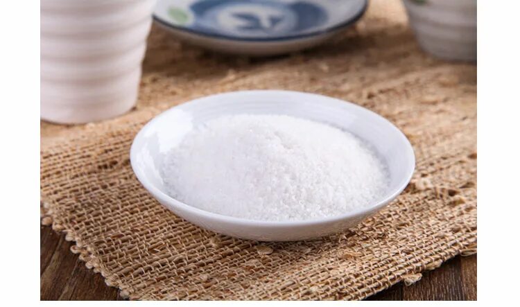 Нюхательная соль. Кристаллы соли в руках картинка. Рассыпанная соль. Making salt. Hydrochloric acid+carbon.