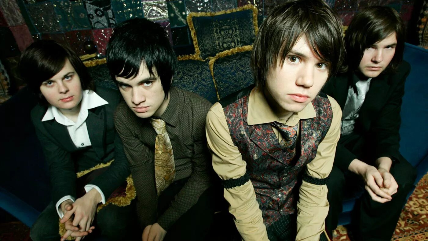 Panic at the disco new. Группа Panic! At the Disco. Panic at the Disco 2007. Panic at the Disco 2004. Паник Брендон.