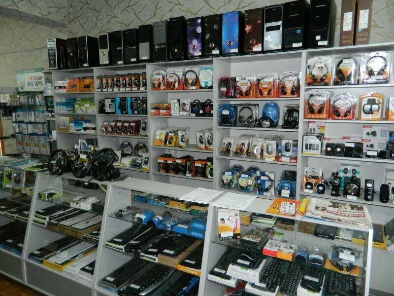 Компьютерный магазин. Магазин компьютеров. Мастерская плата. Магазин компьютерной техник. Комплектующие пк магазин.