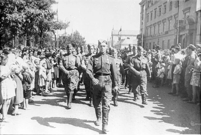 1 июля 1944. Освобождение Кишинева 1944. 24 Июля 1944 освобождение города Люблин. Освобождение города Люблин в 1944.