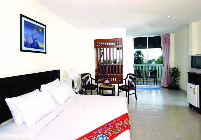 Karon living room phuket. Карон ливинг рум пхукет. Karon living room 2*. Таиланд karon living room 2* пхукет. Таиланд karon living room hotel 2* phuket.