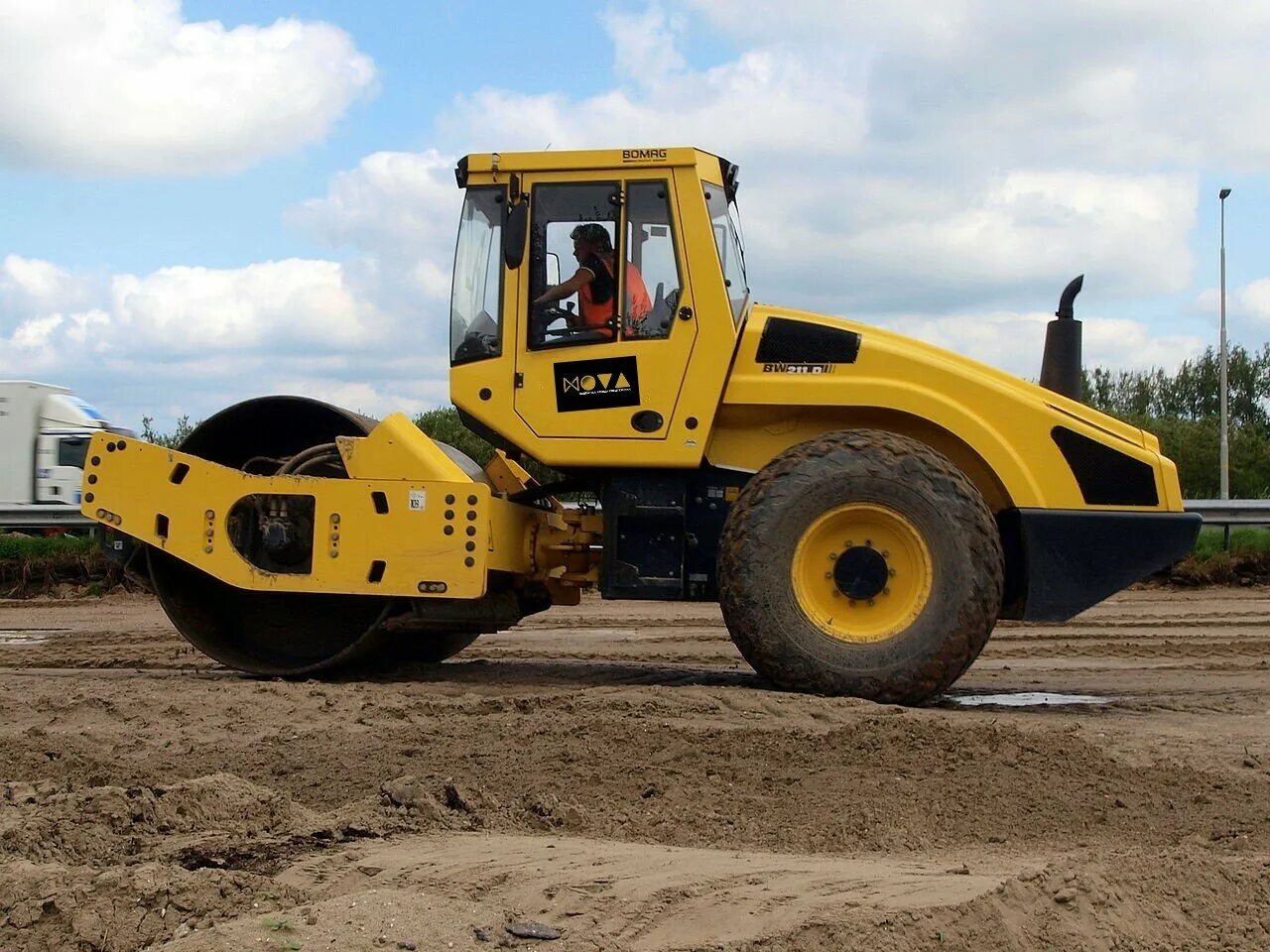 грунтовый каток bomag. грунтовый каток хамм. машинист дорожного виброкатка. машинист бульдозера вахта. Bw212 d-40.