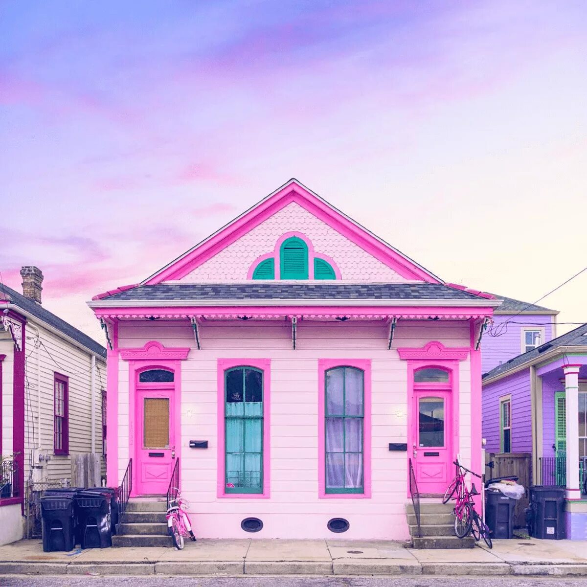 Красивые розовые дома. Пинк Хаус дом. Розовый дом. Розовый домик. Розово голубой домик.