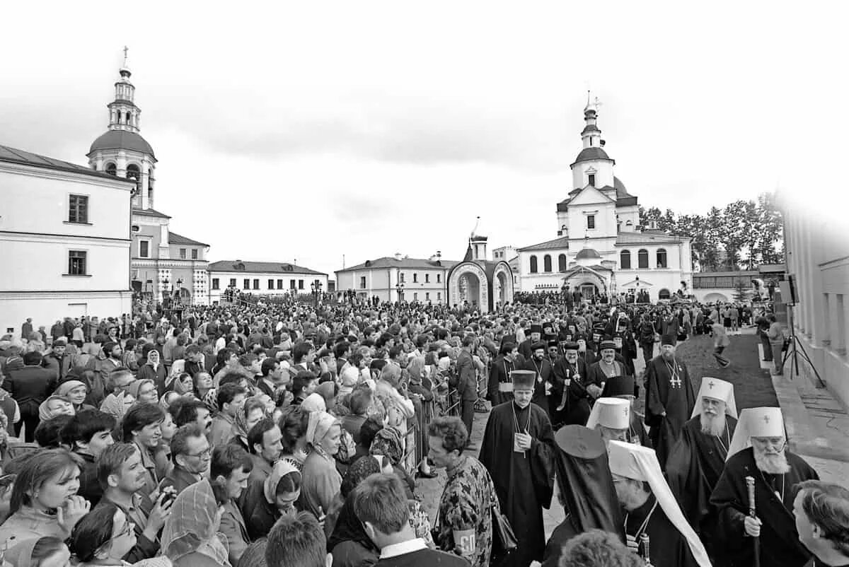 Тысячелетие крещения Руси 1988. Празднование 1000-летия крещения Руси. Празднование 1000-летия крещения Руси в 1988 г.. 1000 Летие крещения Руси в Свято-Даниловом монастыре. Почему в советском церкви