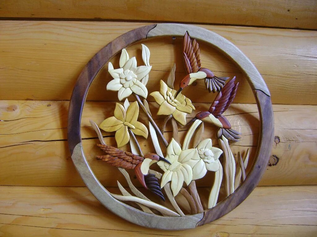 Mm2 flower wood. Интарсия цветы из дерева. Резьба по дереву панно цветы. Деревянное панно на кухню. Мозаика на изделиях из древесины.