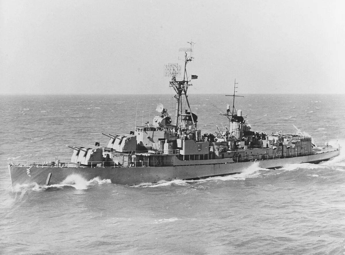 Uss gyatt. Gearing class destroyer harm. Ensegine gabolbe эсминец. Uss juneau cl-119. Uss gyatt.