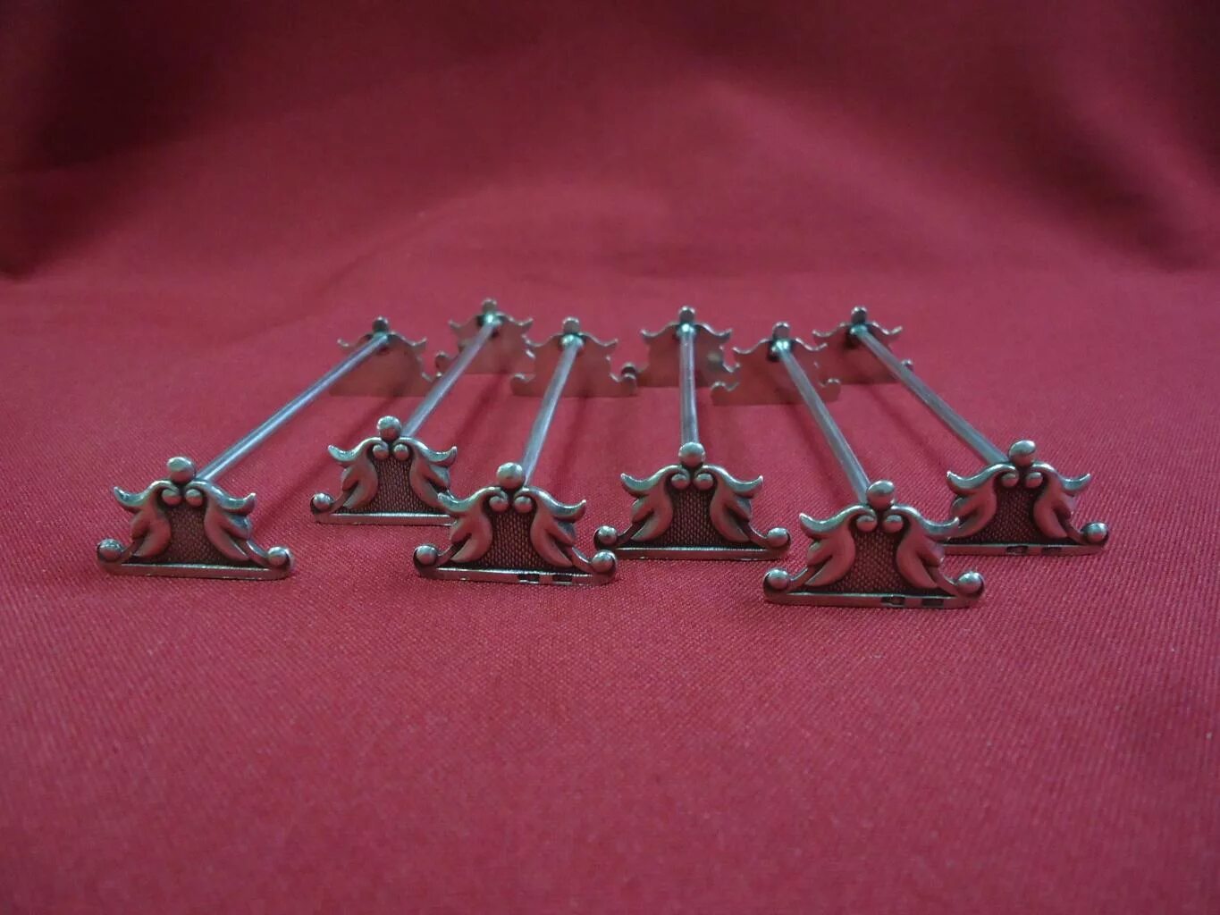 Подставка для сервировки столовых приборов. 57588 подставка для столовых приборов. Органайзер для столовых приборов. Kp-462 подставка под кухонные принадлежности utensil caddy. Подставки для столовых приборов для сервировки стола.