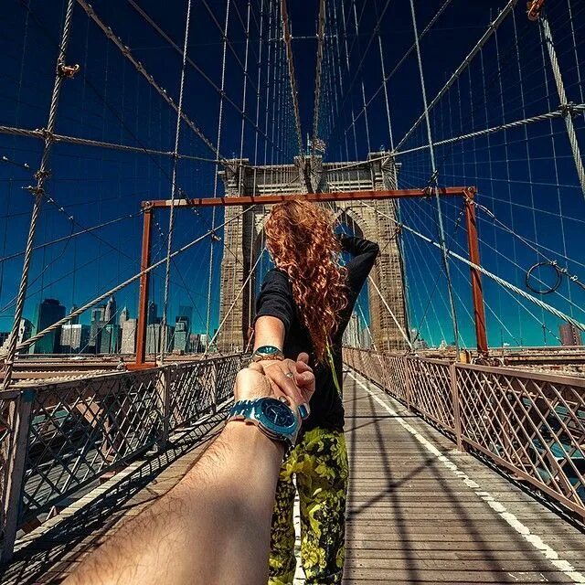 Is he follow me. Follow me мурада османна. фотосессия на мосту. следуй за мной мост. следуй за мной мурад осман.