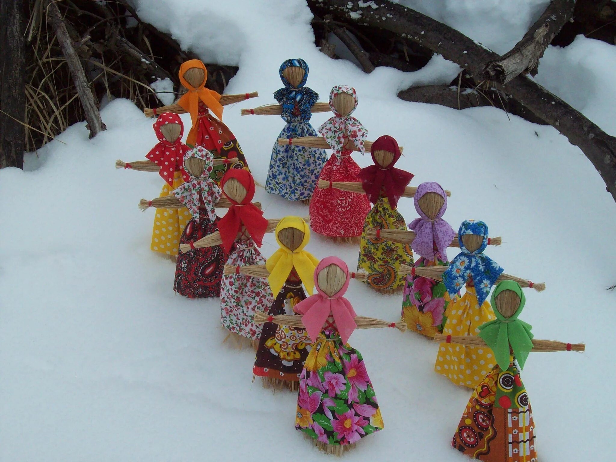 масленичная кукла чучело солнышко. масленичные поделки. украшения к масленице для детей. поделка бк бмасленнице. масленичные поделки.