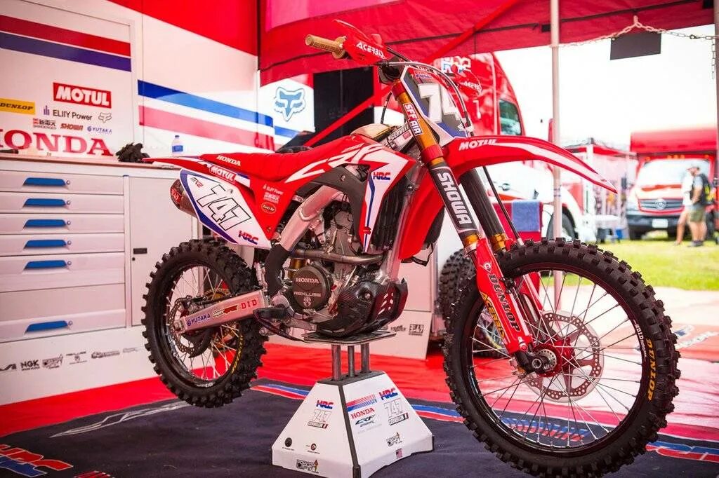 Honda crf 250 r. Honda CRF 250. Кроссовый мотоцикл Honda crf250r. Кроссовый мотоцикл Honda 250. Honda crf250r 2020.