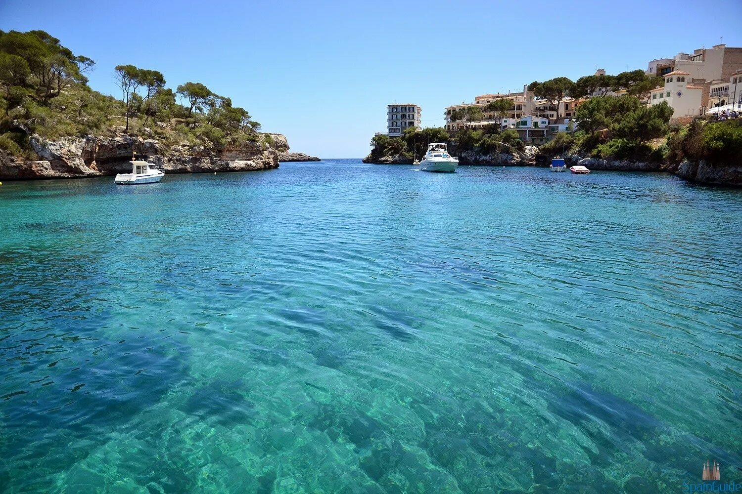 Пальма де майорка пляж cala d or. Кала майорка. Пальма де майорка пляж cala d or. Калапи. Cala d'or майорка.