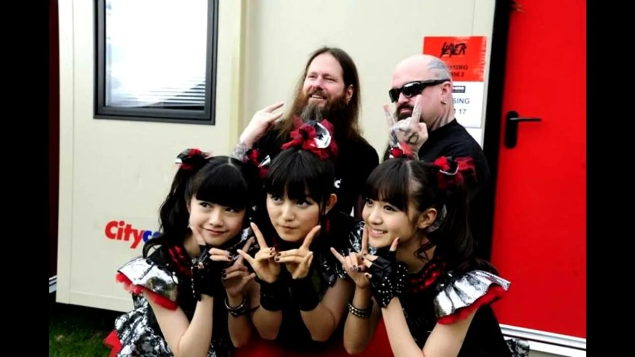 Японские метал группы. Группа BABYMETAL. Металлика BABYMETAL. Японская группа BABYMETAL. BABYMETAL музыканты.