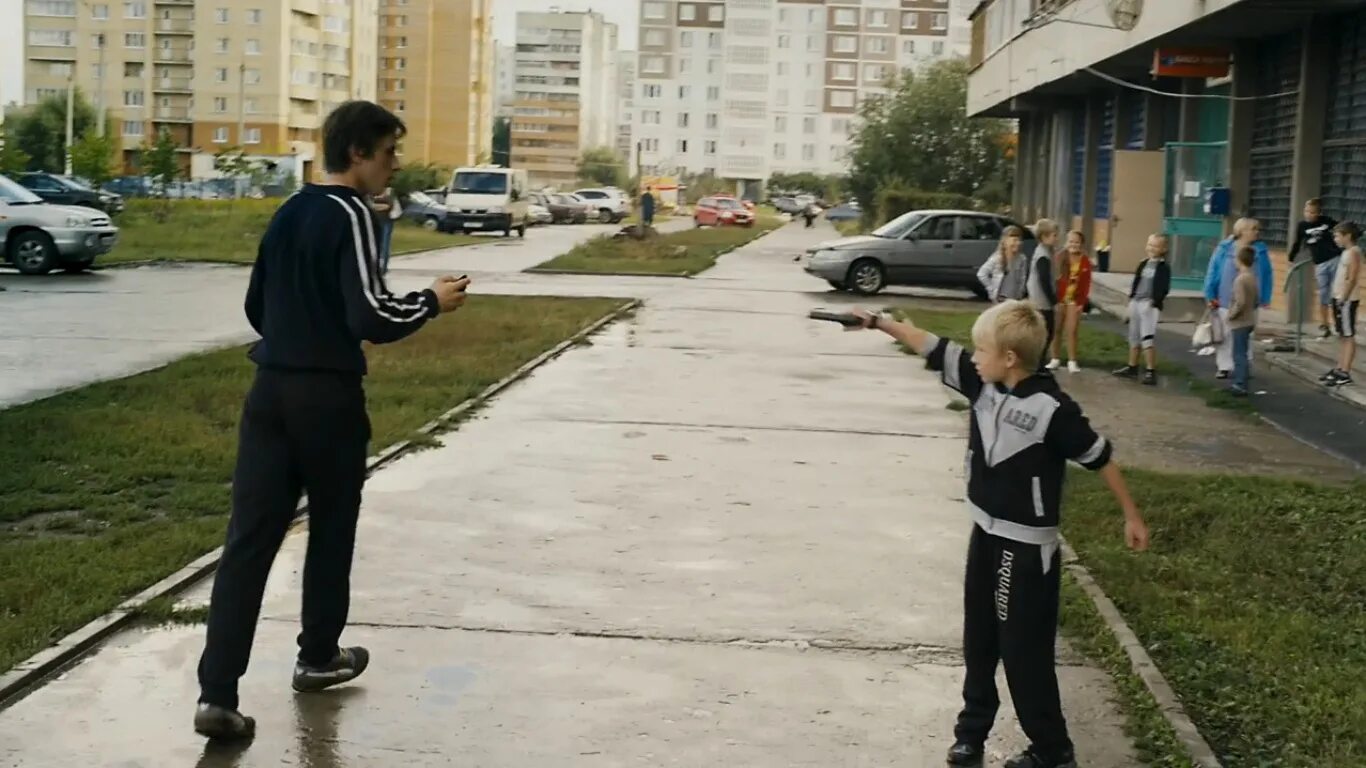 Мальчик из 12 стульев 1971. Двенадцать стульев гиф. 10 days left. Every 10 days. Дядь дай 10 копеек 12 стульев.