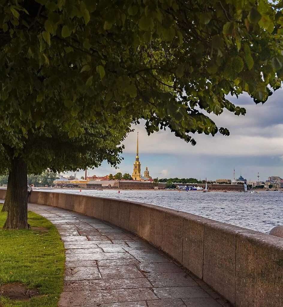 Московская набережная санкт петербург. Набережная невы в санкт-петербурге. набережная реки нева санкт-петербург. набережная васильевского острова. васильевский остров санкт-петербург набережная.