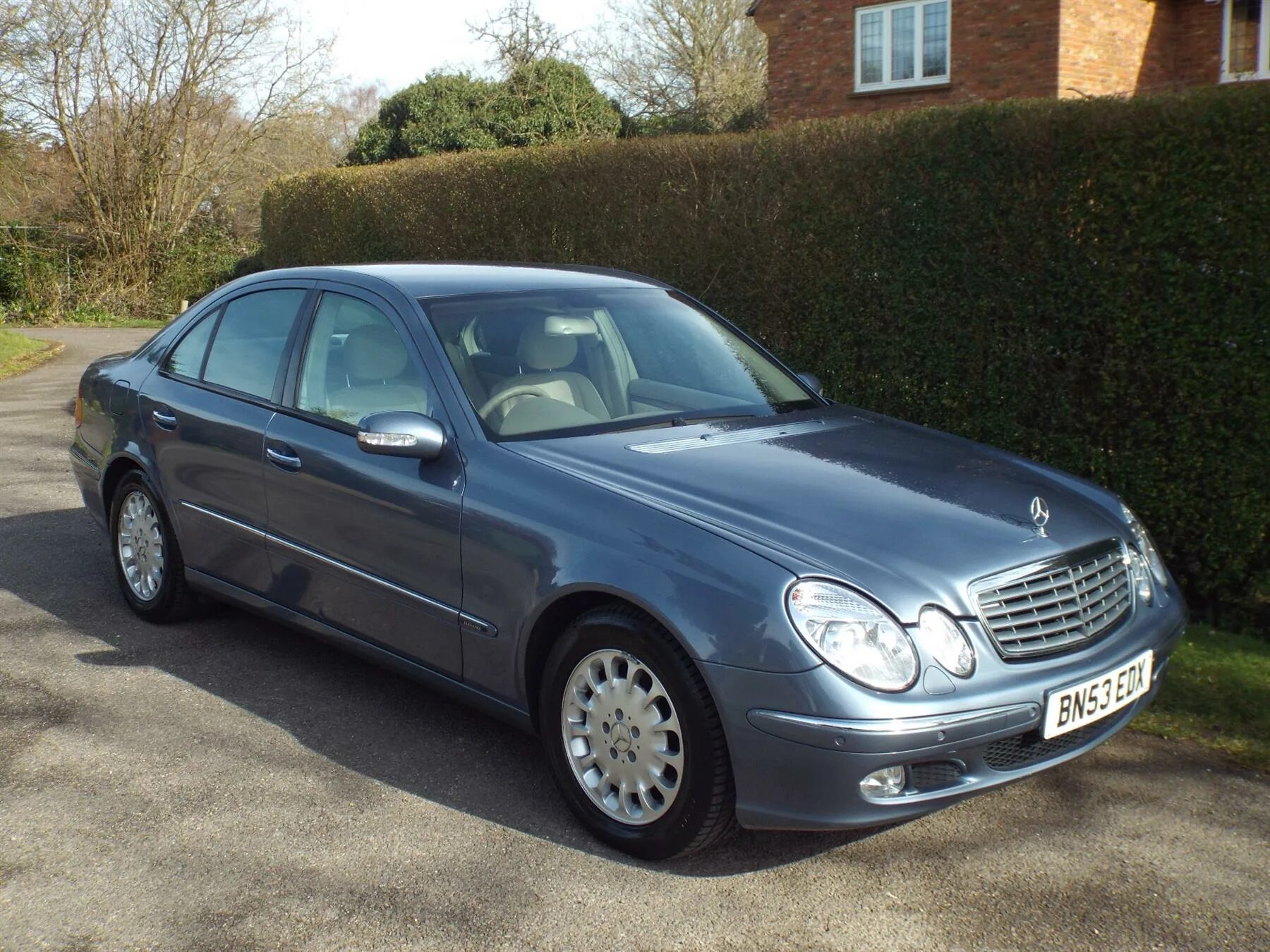 Е класс 2003 года. Mercedes e320 2003. мерседес с200 2003. мерседес е класс 2003. мерседес 2003 e112.