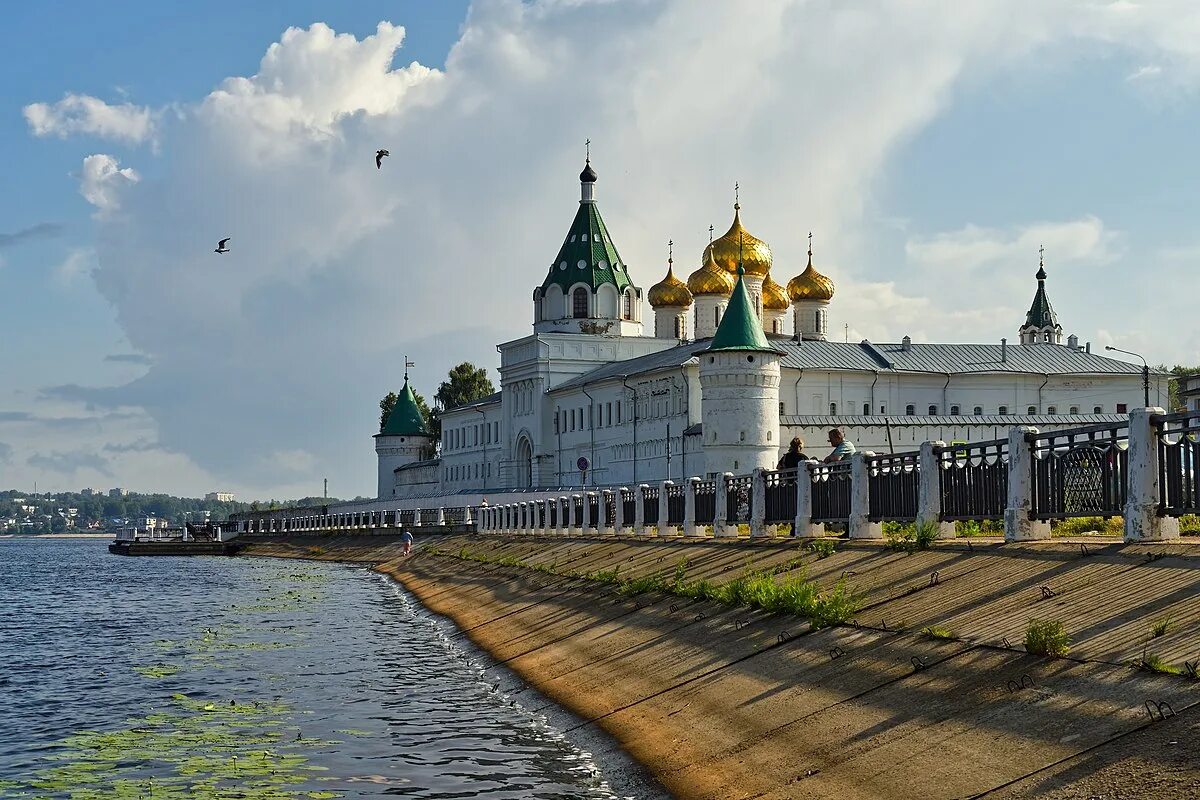 Ипатьевский монастырь кострома. Городской округ город Кострома Ипатьевский монастырь. Ипатьевский монастырь Ярославль. Мост к Ипатьевскому монастырю.