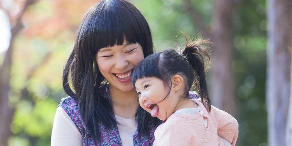 Лизать японской маме. Daughter мом Japan. Молодые мамочки японки. Mother and son Японии.