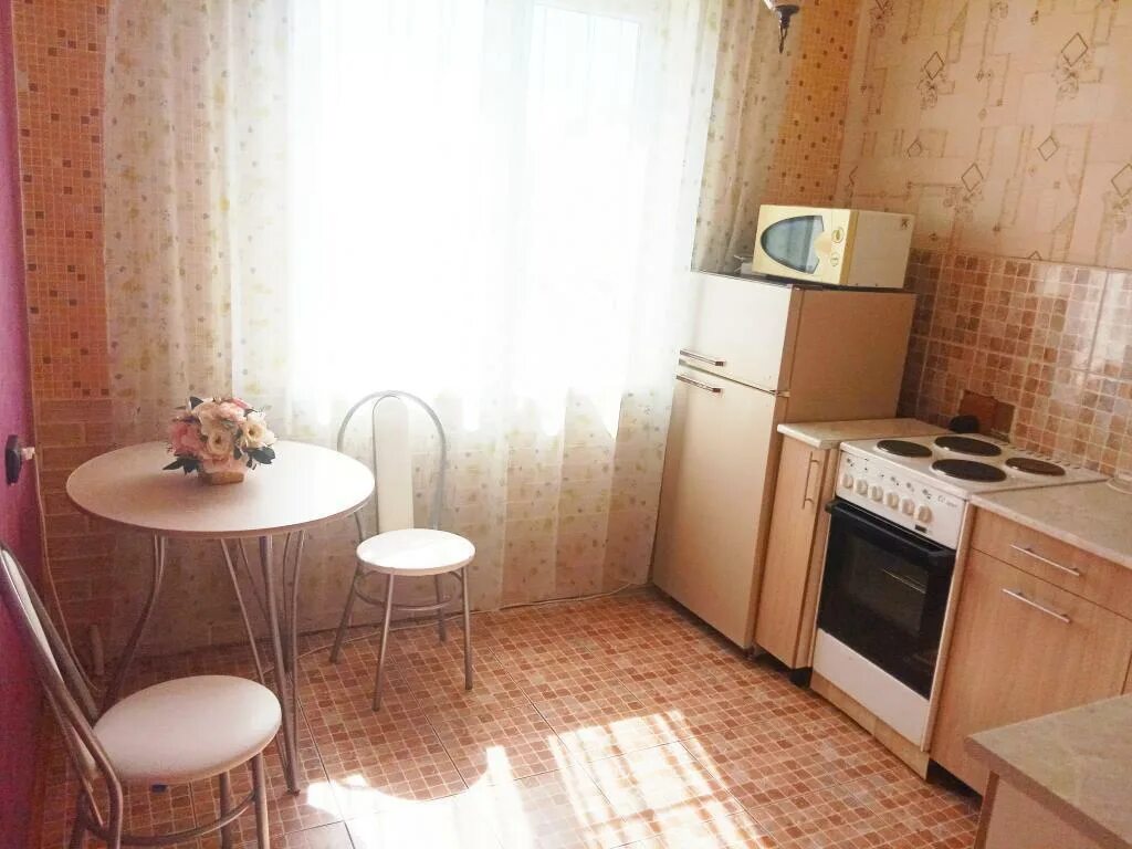 Танкистов 140/1. Чтз танкистов комната. Улица комарова 114а челябинск. Озёрск обежитие менделеева 23. Челябинска.