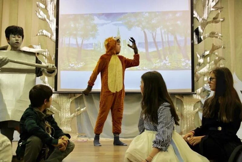 незнайка театр драмы нижний новгород. незнайка в театре. спектакль учиться учиться учиться. спектакль учиться учиться учиться. спектакль учиться учиться учиться.