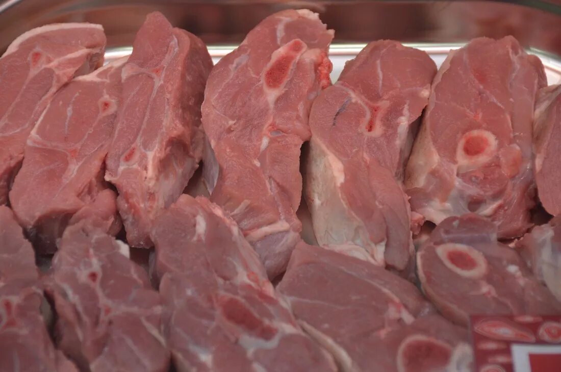 как правильно выбрать мясо для стейка. авито орловская область мясо. свинина разруб мяса красивое фото. свинина на кости (туши,полутуши,отруб,разруб) охл. какое мясо выбрать для стейка.