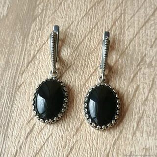 Серьги с черным камнем