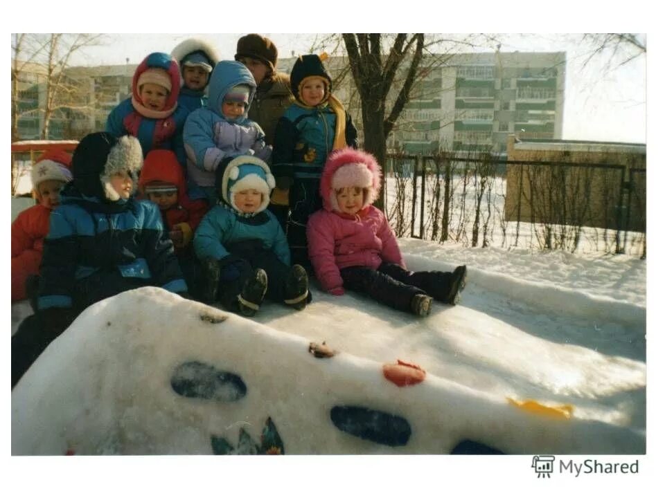 59 садик калининград. Детский сад непоседы каменка. Мдоу 59. Катание на горке в детсадике. Садик умка абакан.