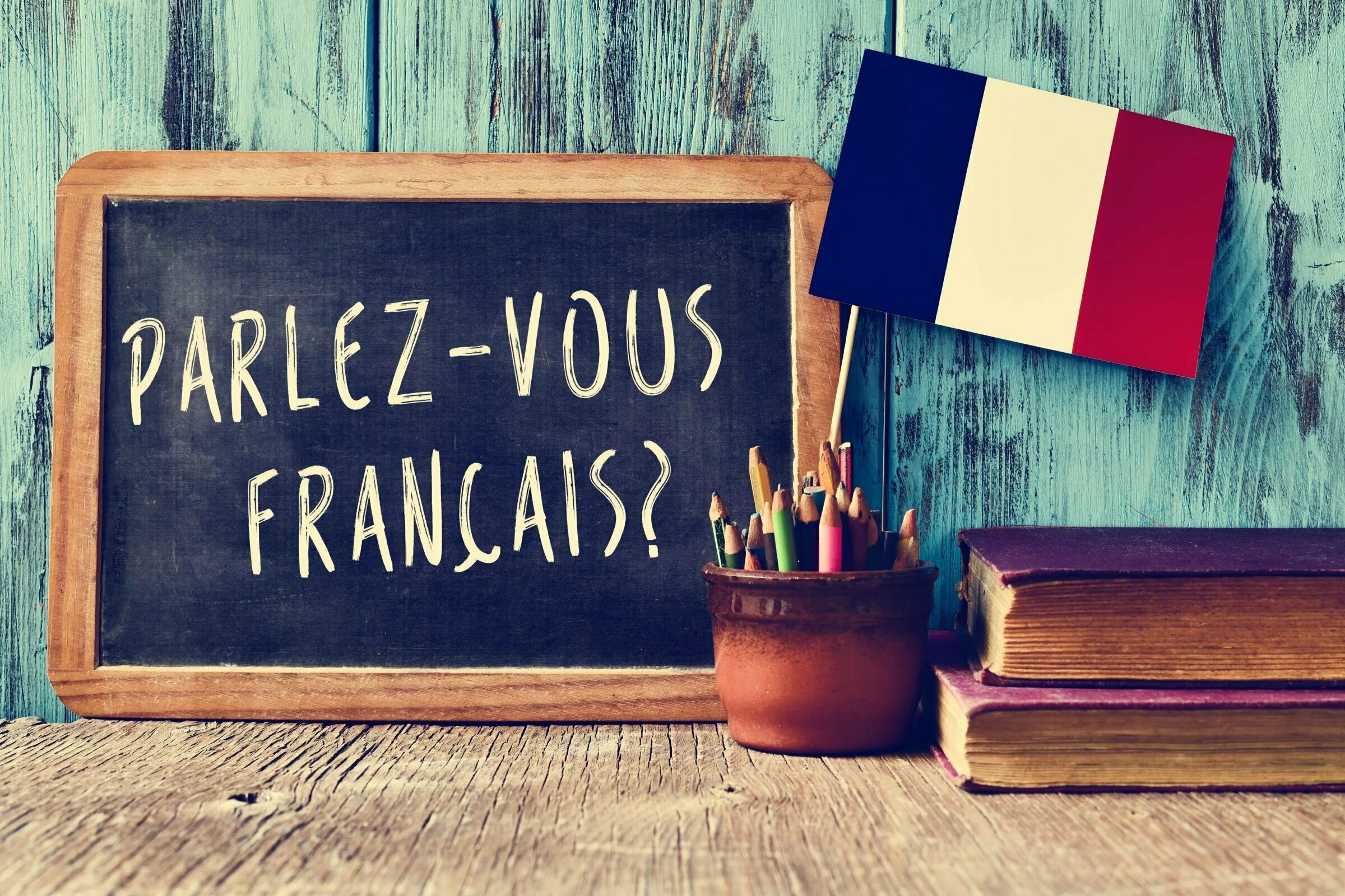 Learning french language. Learn french speak. Мальчик учит французский. Learning french language. Английский и французский языки.