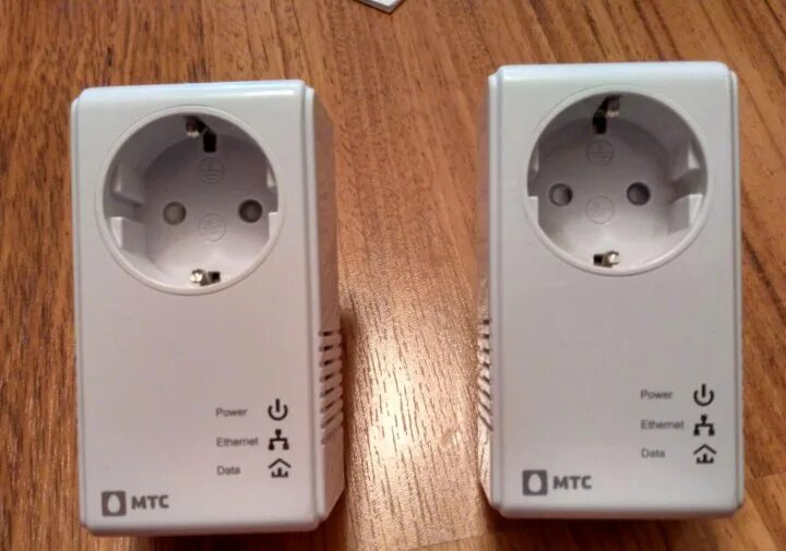 Передача интернета через розетку. Plc адаптер с wifi. адаптер wifi через 220 вольт. адаптер для интернета через розетку. интернет через розетку 220.