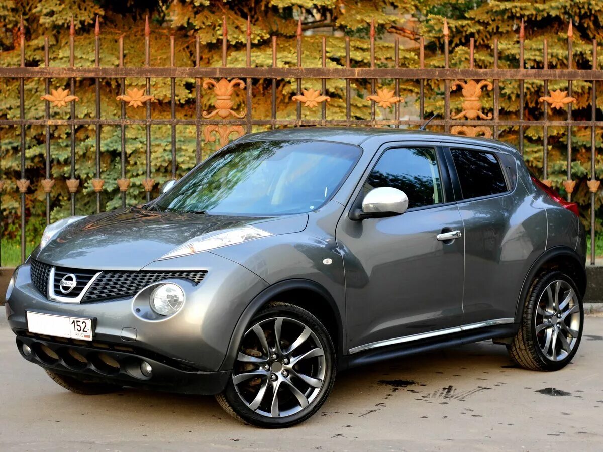 Эксплуатация автомобилей ниссан. Nissan Juke 2012. Nissan Juke i 2012. Н̆̈й̈с̆̈ӑ̈н̆̈ Ӂ̈ў̈к̆̈. Nissan Juke 2004.