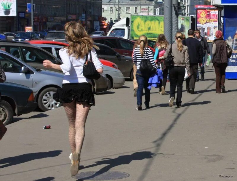 Фото в мини на улице: найдено 84 изображений