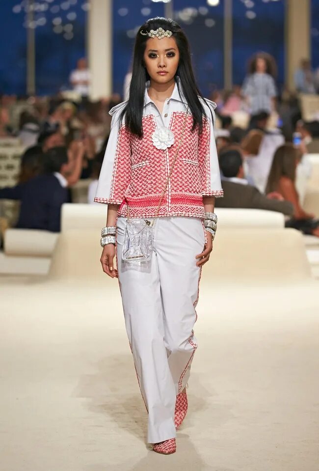 Chanel cruise 2022\2023. Chanel круизная коллекция. Коллекция chanel 2018 cruise. Chanel cruise 2022. Круизная коллекция.