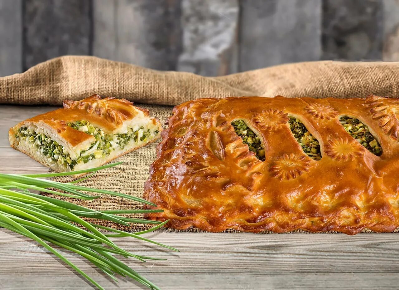 Как раньше назывался пирог с луком. Кулебяки расстегаи. царская кулебяка. кулебяка токузо. кулебяки расстегаи пироги кулебяки.