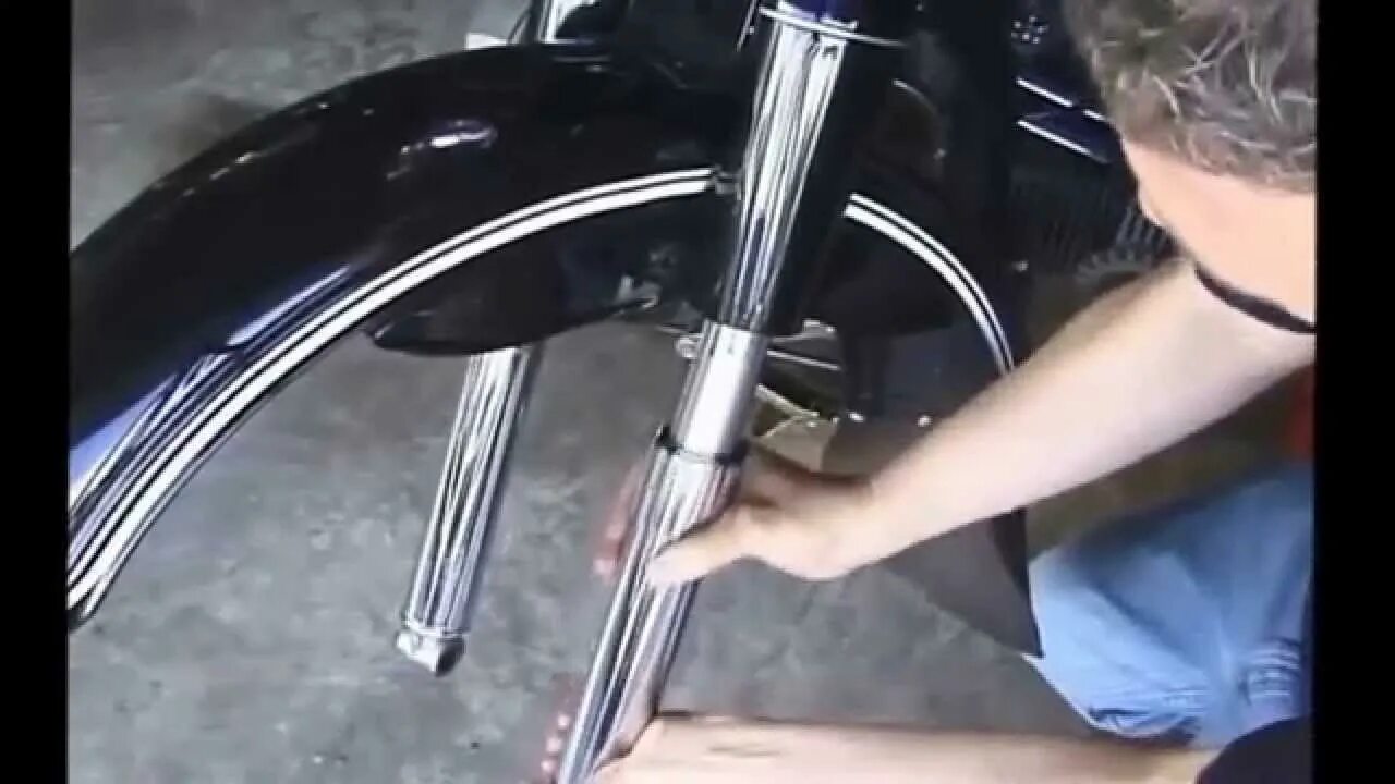 Как заменить масло в вилке Honda CB600F ремонт вилки. YouTube