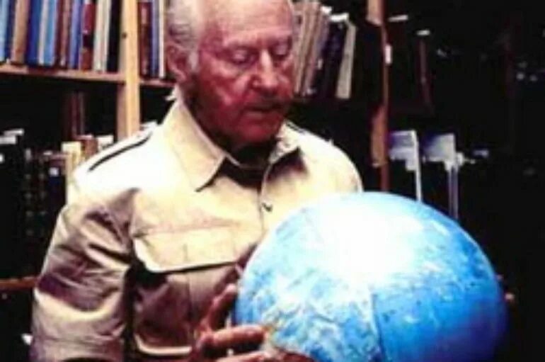 Год рождения тур хейердал. Тур хейердал. тур хейердал путешествие. тур хейердал и сенкевич.