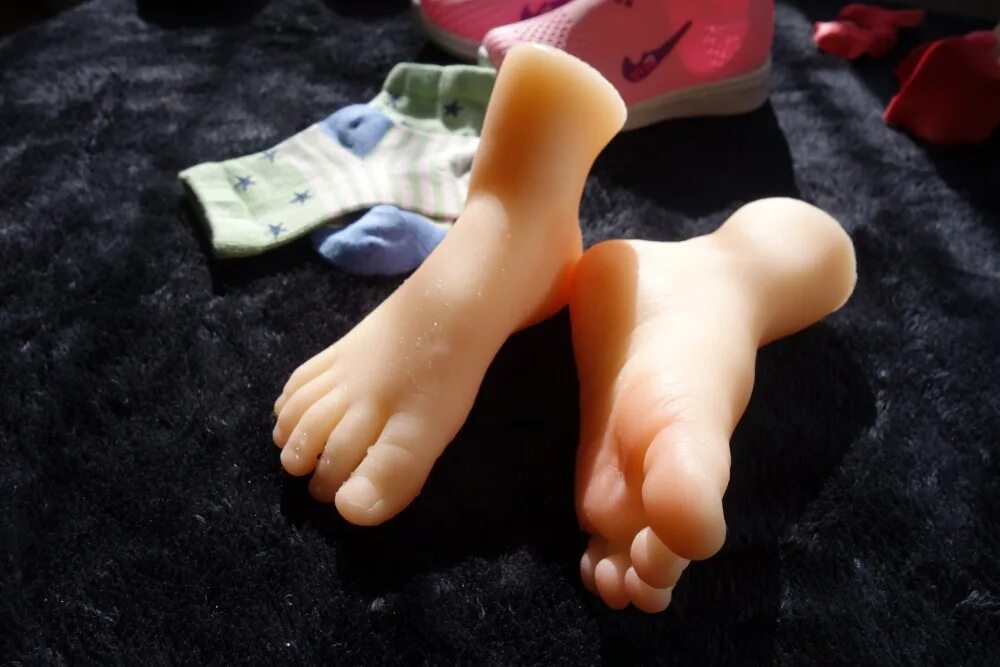 Toys feet