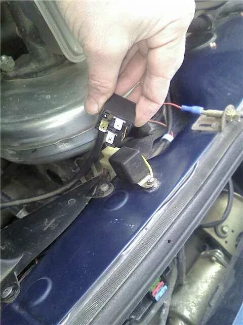 Почему нет искры на ваз 2110. Почему нет искры на ваз 2110. Реле питания эбу ваз 2114. Пропала зарядка ваз 2112. Приора заводится и глохнет.