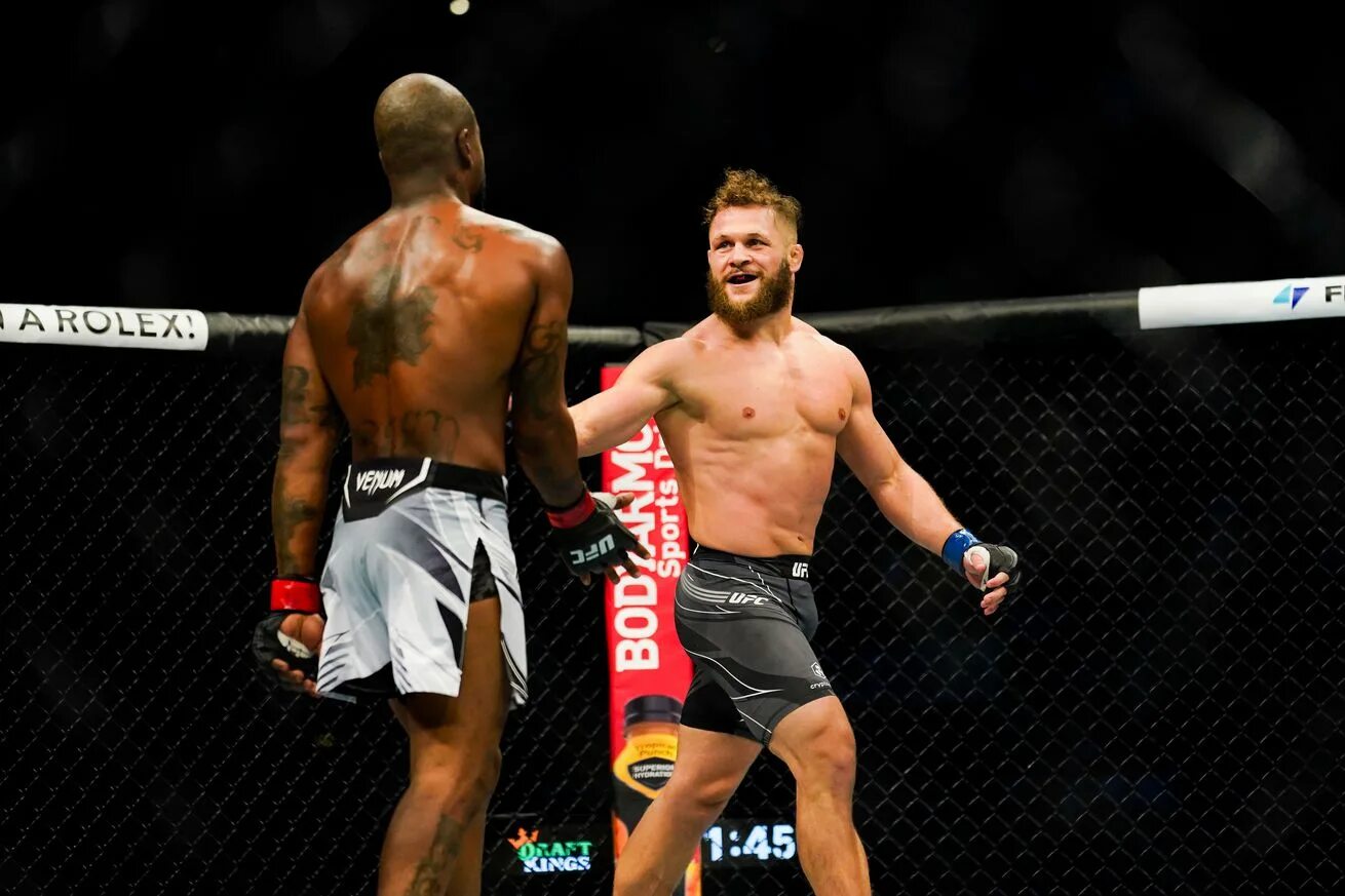 Бой 4 на 4 все. Бобби грин и физиев. рафаэль физиев. рафаэль физиев ufc. рафаэль физиев грин бой.
