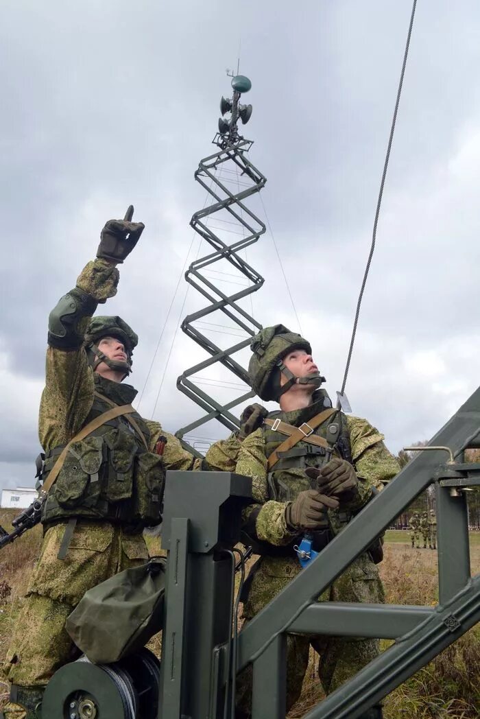 Войска связиста. Военный Связист. Связисты войска. Связист в армии. Солдат Связист.