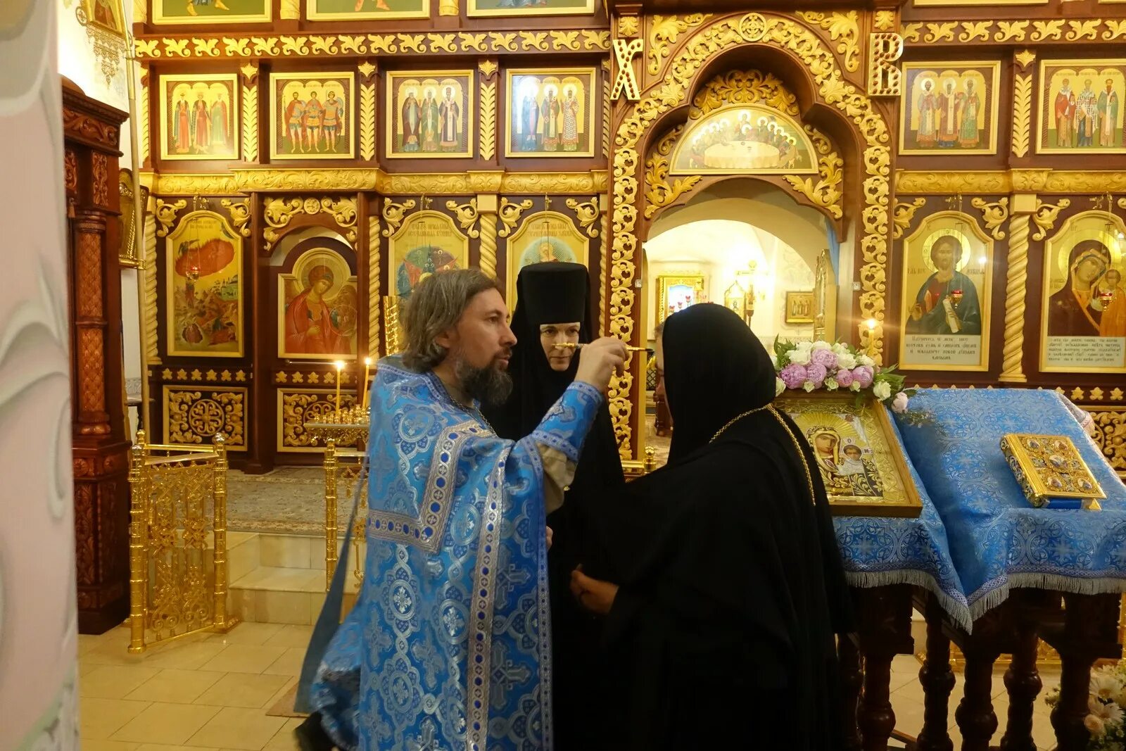 Иконы в покровском женском монастыре. Иконы в покровском женском монастыре. Матрона московская монастырь икона. Икона феофании в покровском монастыре. Покровского женского монастыря верхотурье.