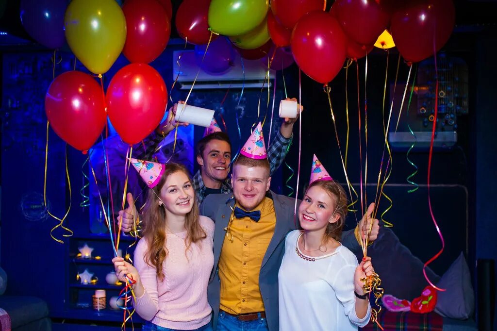 Где отпраздновать минск. Организовать день рождения взрослому. День рождения в кафе. Необычный день рождения в Москве взрослому. Где можно отпраздновать др 16 лет.