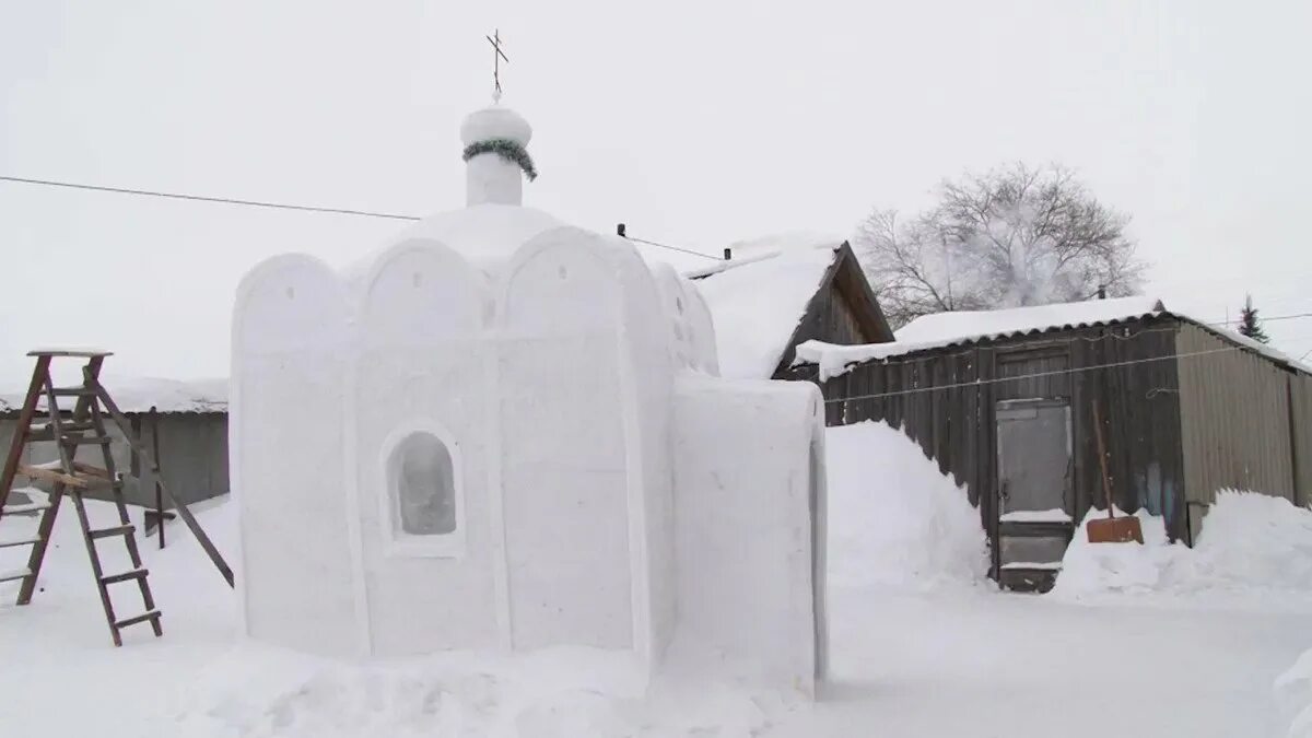 Ледяная часовня тургояк. Тургояк храм изо льда. Иордань в миассе тургояк на. Город затопленный в рыбинском водохранилище молога. Купание в проруби на крещение 2021 новосибирск.