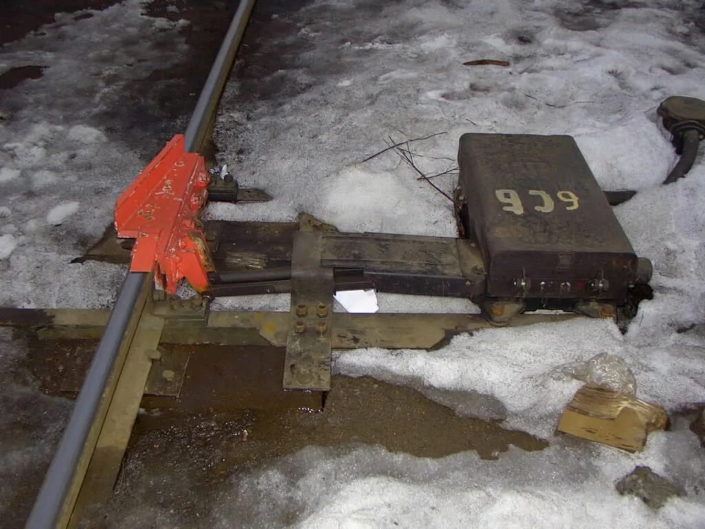 Башмак сбрасывающий ксб-р65. Сбрасывающий башмак ржд. Ручной сбрасывающий башмак ксб-р-65. Башмак колесосбрасывающий ксб-р65. Башмак сбрасывающий ксб-р-50.