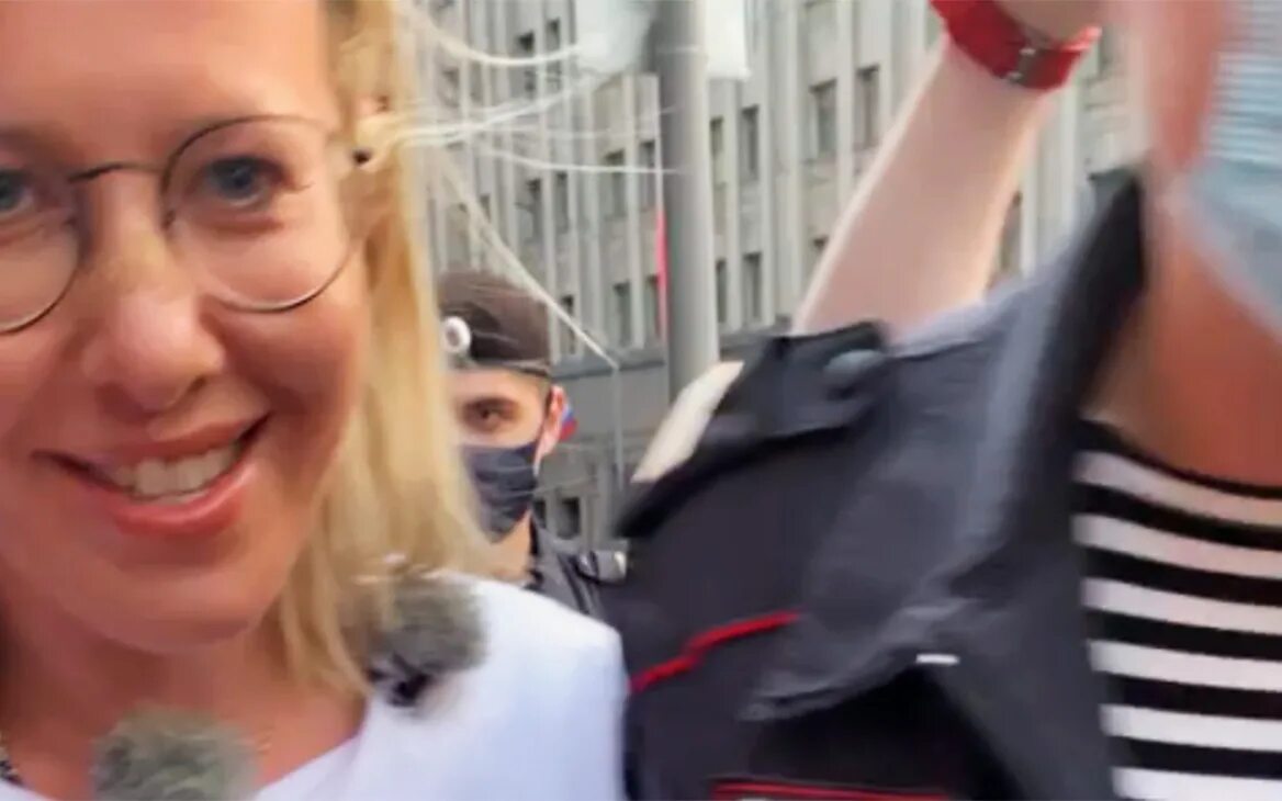 Когда накажут собчак. Ксения собчак. Ксения собчак 1999. Собчак и богомолов танец невесты. Ксения собчак после дтп в сочи.