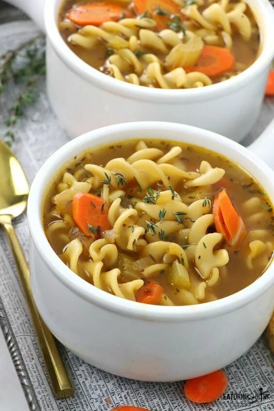 Суп с макаронами и тушенкой. Суп с макаронами. суп с макаронными изделиями. суп с макаронами и картошкой. куриный суп с макаронами.