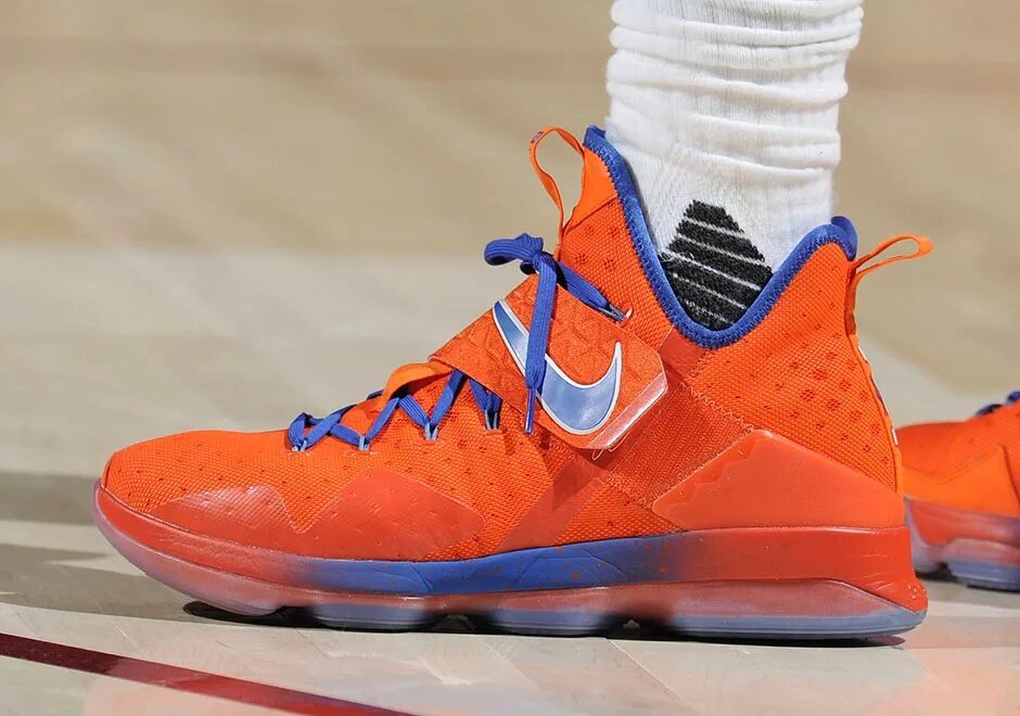 Найк Леброн 18. Кроссовки для баскетбола найк Леброн. Найк Леброн оранжевые. Nike LEBRON оранжевые. Топ недорогих кроссовок