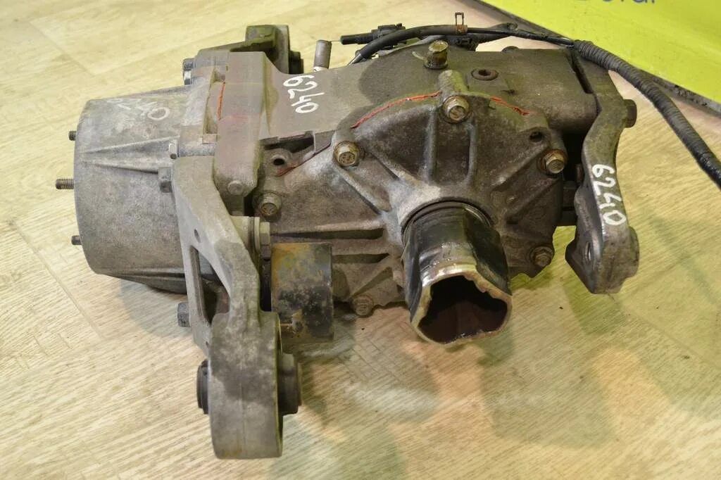 Toyota raf 4 zadni rddukyor. Toyota raf 4 zadni rddukyor. Toyota rav4 2013 задней редуктор. 4111052010 редуктор заднего моста. Редуктор заднего моста тойота калдина.