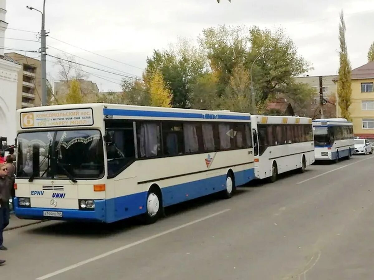 Ратов автобус. Автобус 6 Саратов. Автобус 284б Саратов. Автобус 2д Саратов. 53 Автобус Саратов.