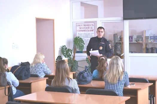 Бунакова ольга викторовна алапаевск. Участковая алапаевска. 100 лет участковым уполномоченным полиции. Участковый алапаевск кабанова ольга александровна. Сотрудник полиции по делам несовершеннолетних алапаевск.