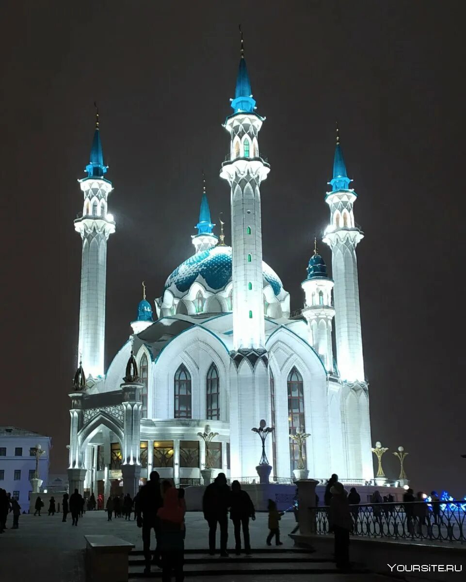 Достопримечательность кул шариф. Мечеть кул-шариф. казань достопримечательности кул шариф. кремль кул шариф. кул шариф минареты.